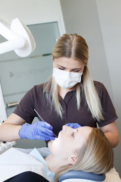 In hochprofessioneller Atmosphäre kümmern wir uns um Ihre Zahngesundheit - Riga Ring Soest - Zahncollegium